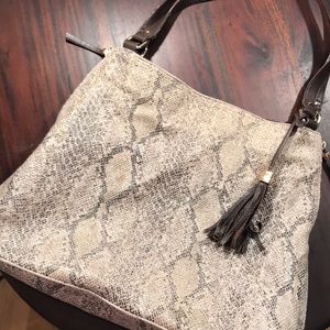 Stella & Dot awesome handbag - zips down sides